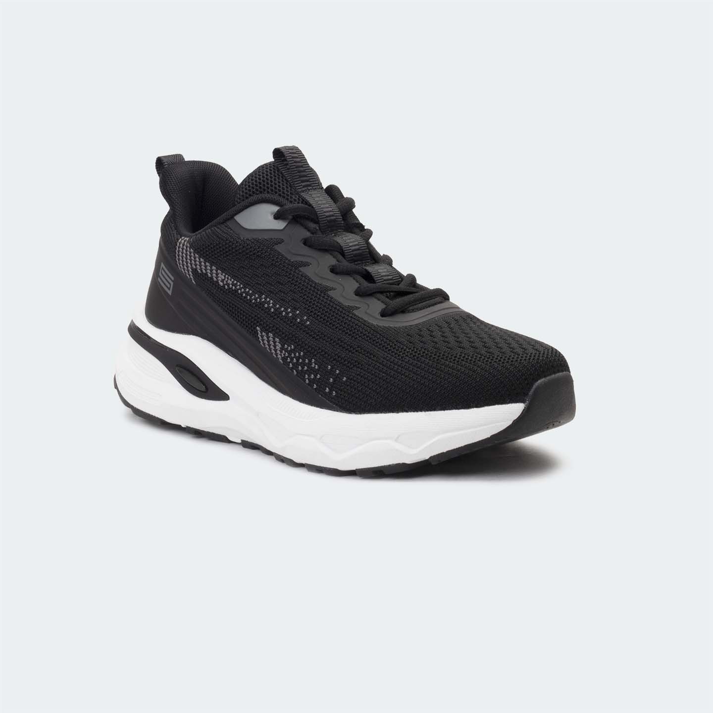 Black/White Sport Shoes for Men (FLYNX 752.2)