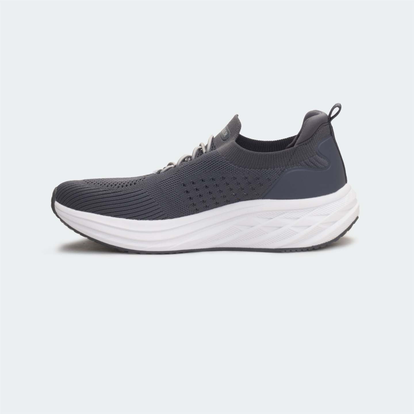 Grey sports shoes for unisex, AIRFLEX 754 slip-on sneakers featuring breathable mesh upper and flat sole.
