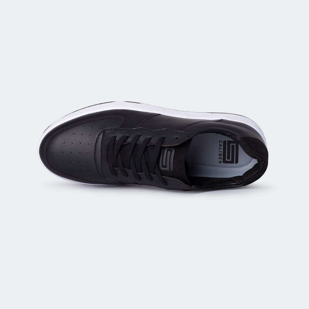 BLAKE 695G black sneaker for men, top view of laces and Caliber insole