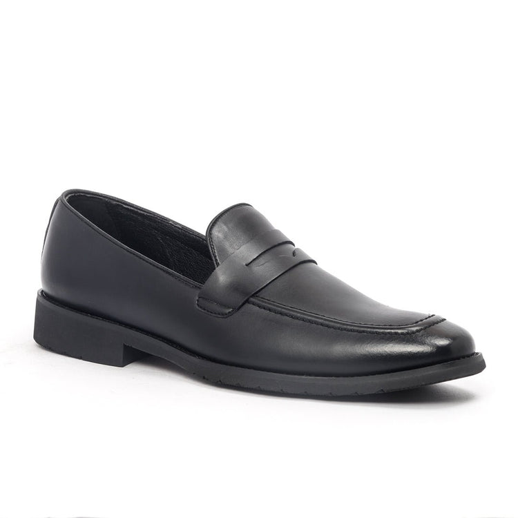 Black leather penny loafer for men, front three-quarter view